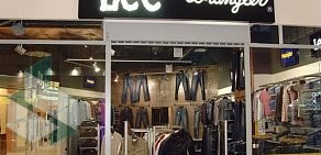 Магазин джинсовой одежды Lee Wrangler в ТЦ Континент на Байконурской улице