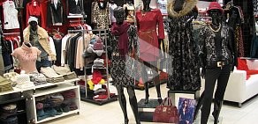 Магазин женской модной одежды MAYO CHIX в ТЦ Город