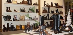 Магазин обуви и кожгалантереи Bouton Shoes в ТЦ Светлановский