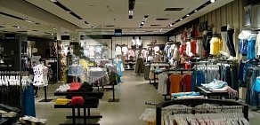 Сеть магазинов одежды и обуви Bershka в ТЦ Мегаполис