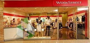 Магазин женской одежды Woolstreet в ТЦ Ладья