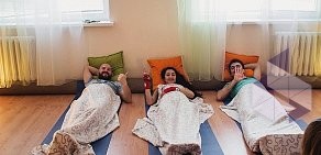 Студия йоги Ахимса сразу за ТЦ «Мягкофф»