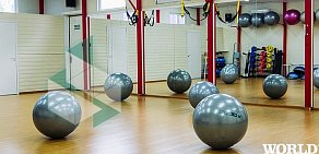 Фитнес-клуб World Gym в поселке Вешки, на метро Алтуфьево 