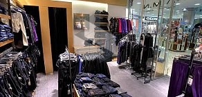 Магазин женской одежды Lusio в ТЦ Европейский