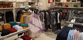 Магазин одежды Zolla в ТЦ Золотая миля