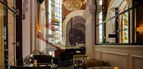 Mercedes Bar в отеле Radisson Royal Hotel