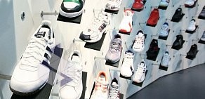 Магазин спортивной одежды и обуви Adidas в ТЦ Проспект