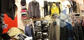 Магазин одежды Levi`s, обуви и аксессуаров в ТЦ Сити Молл