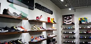 Магазин спортивной одежды и обуви SneakerHead в Нижнем Кисельном переулке