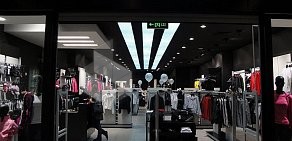Магазин спортивной одежды Adidas Originals в ТЦ Мега