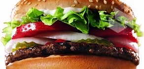 Ресторан быстрого питания Burger King напротив Петропавловской крепости