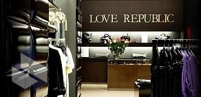 Магазин женской одежды LOVE REPUBLIC в ТЦ Невский
