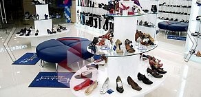 Сеть салонов обуви Respect в ТЦ Курс
