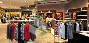 Сеть магазинов одежды O&#039;STIN в ТЦ Ашан