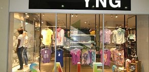 Магазин одежды YNG в ТЦ Столица