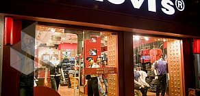 Магазин джинсовой одежды Levi's в ТЦ Капитолий