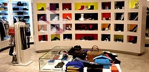 Магазин одежды и обуви Lacoste в Центральном районе