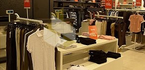 Магазин одежды Zolla в ТЦ Невский