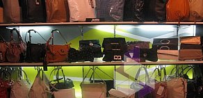 Сеть магазинов сумок Сумбур, рюкзаков и чемоданов в ТЦ FORT Отрадное на улице Декабристов